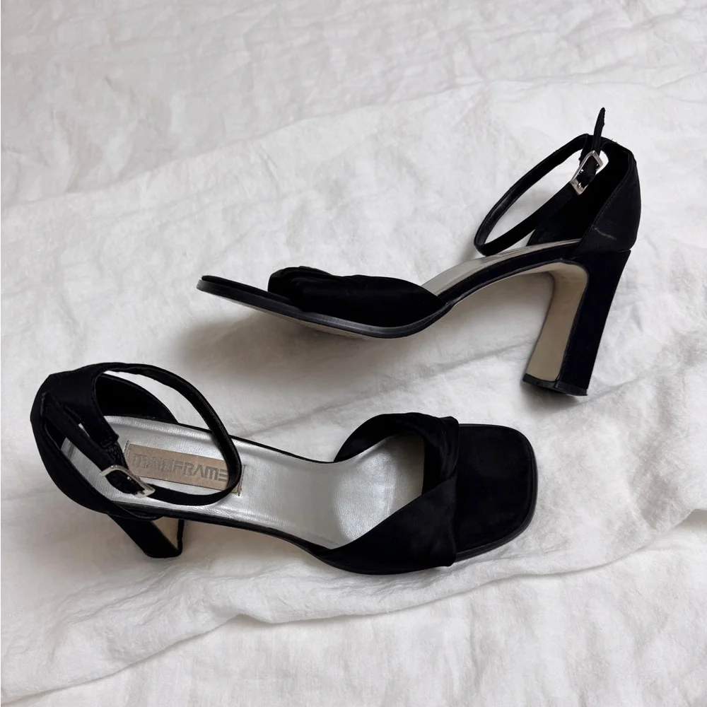 Vintage 90’s Black Chunky Heels Ankle Buckle Strap Size 8.5 Pumps Classic